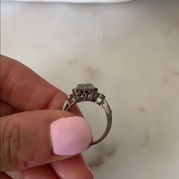 Diamond ring - Picture 2 of 3